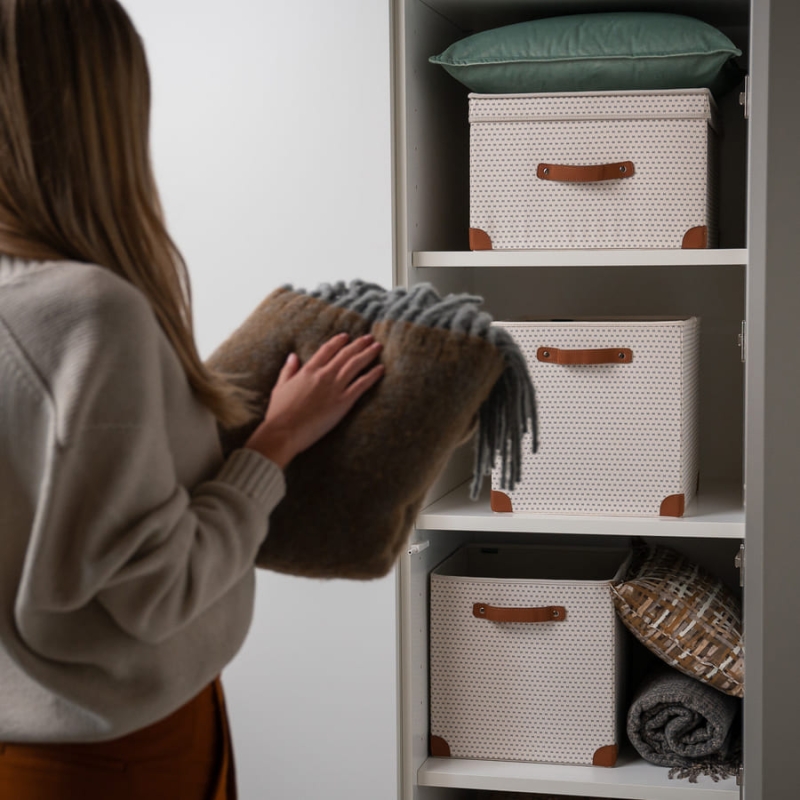 Коробка для хранения одежды