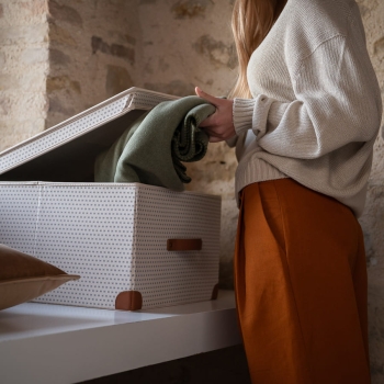 Коробка для хранения одежды